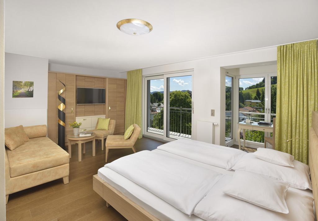 Hotel Hohe Linde Isny im Allgau Bilik gambar